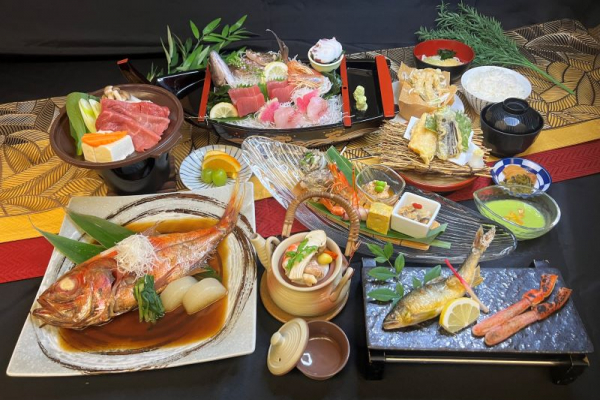 「旬華祝祷」を取り入れた当店最高級の夕食